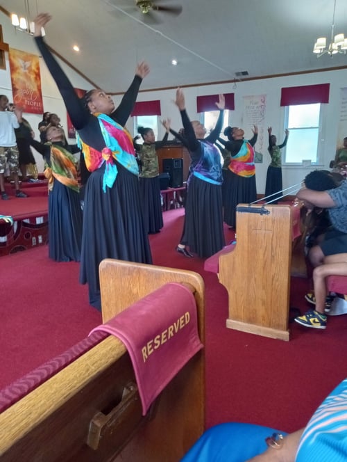 praise dancing women praise dancing women